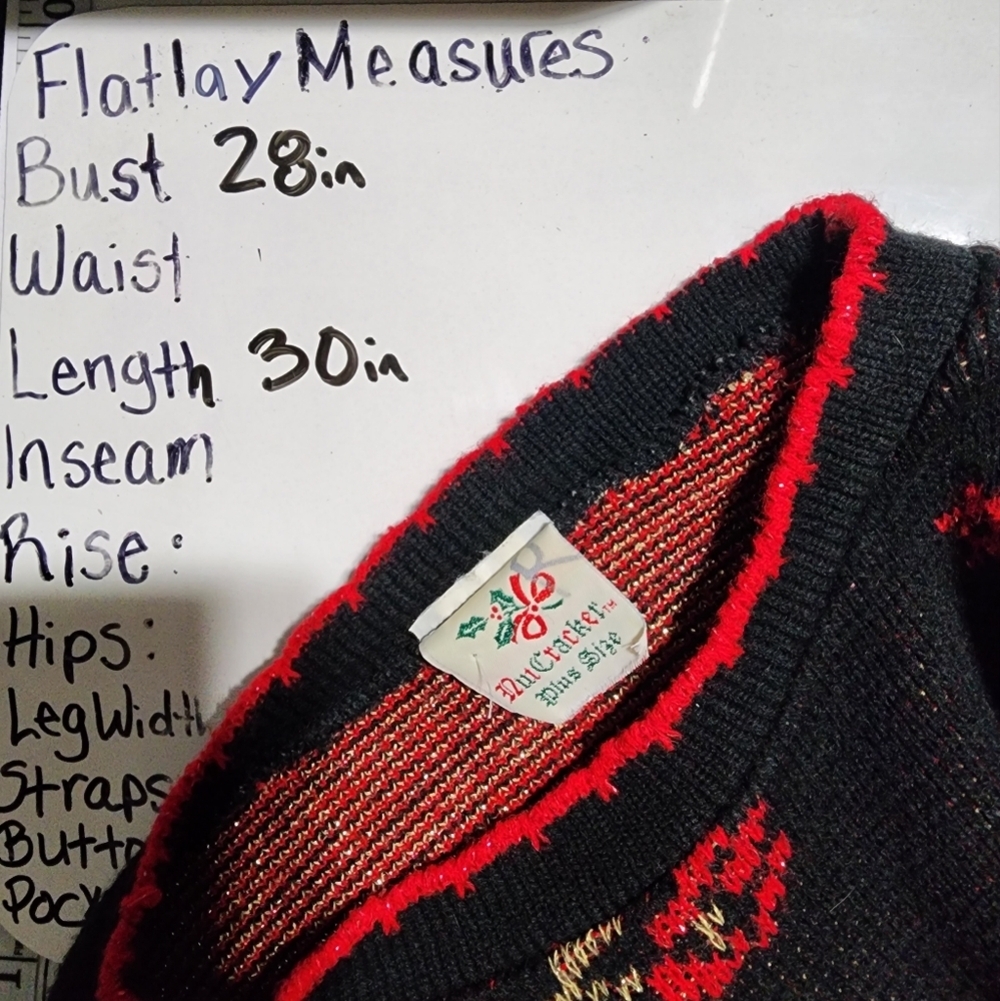 Vintage red rose and black color black holiday knit sweater - Picture 5 of 5